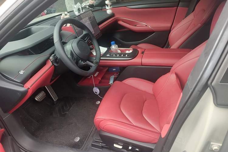 Used Xiaomi Auto SU7 2024 Four-Wheel Drive Ultra-Long Range Advanced Intelligent Driving Max Edition Left Front Seat