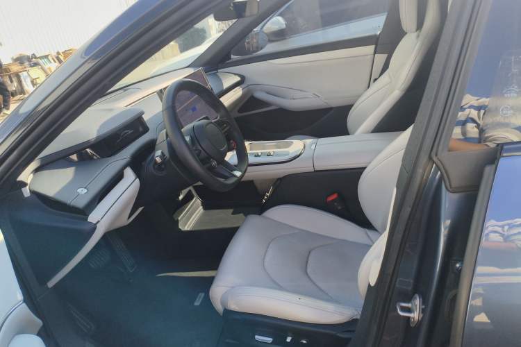 Used Xiaomi Auto SU7 2024 Rear-Drive Long-Range Intelligent Driving Version Left Front Seat