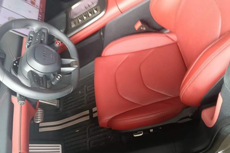 Used Xiaomi Auto SU7 2024 Four-Wheel Drive Ultra-Long Range Advanced Intelligent Driving Max Edition Left Front Seat