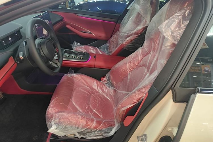 Used Xiaomi Auto SU7 2024 Four-Wheel Drive Ultra-Long Range Advanced Intelligent Driving Max Edition Left Front Seat