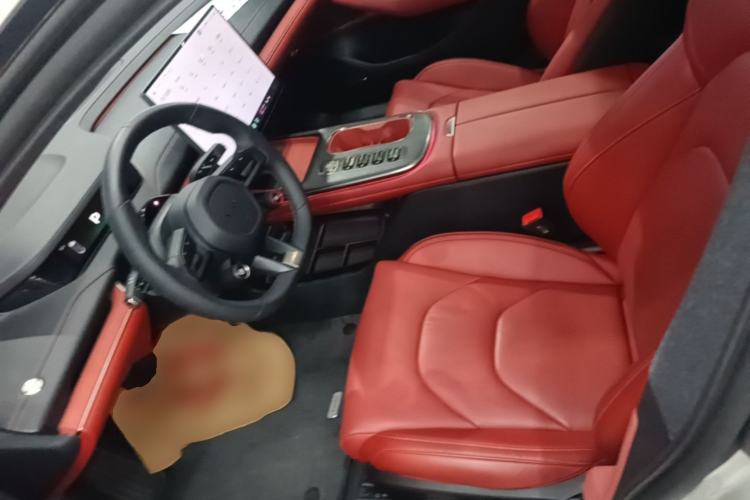 Used Xiaomi Auto SU7 2024 Rear-Drive Ultra-Long Range Advanced Pro-Level Intelligent Driving Version Left Front Seat