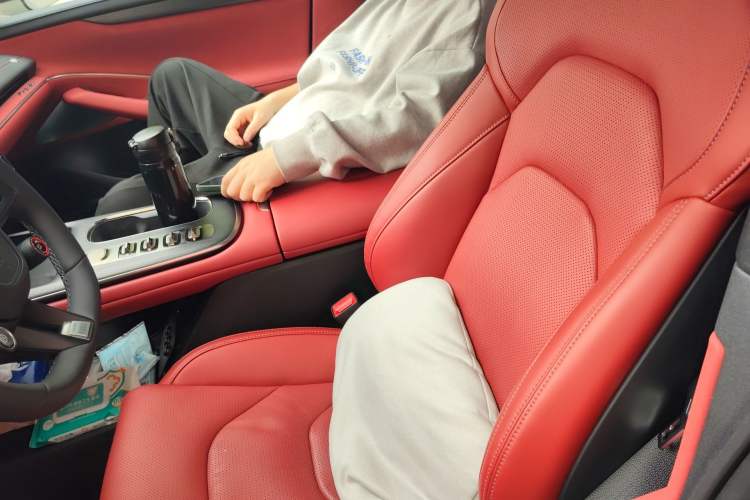 Used Xiaomi Auto SU7 2024 Four-Wheel Drive Ultra-Long Range Advanced Intelligent Driving Max Edition Left Front Seat