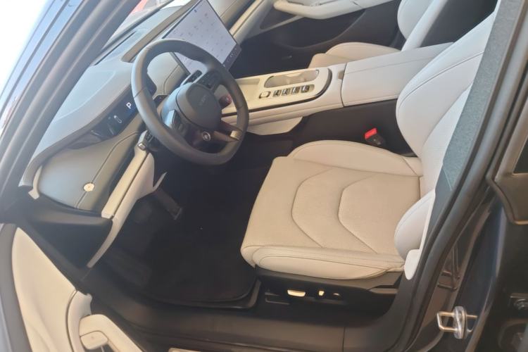 Used Xiaomi Auto SU7 2024 Rear-Drive Ultra-Long Range Advanced Pro-Level Intelligent Driving Version Left Front Seat