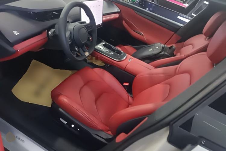 Used Xiaomi Auto SU7 2024 Rear-Drive Long-Range Intelligent Driving Version Left Front Seat