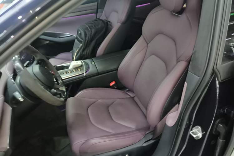 Used Xiaomi Auto SU7 2024 Four-Wheel Drive Ultra-Long Range Advanced Intelligent Driving Max Edition Left Front Seat