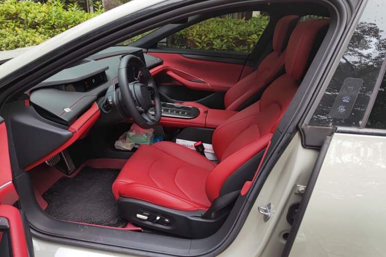 Used Xiaomi Auto SU7 2024 Four-Wheel Drive Ultra-Long Range Advanced Intelligent Driving Max Edition Left Front Seat