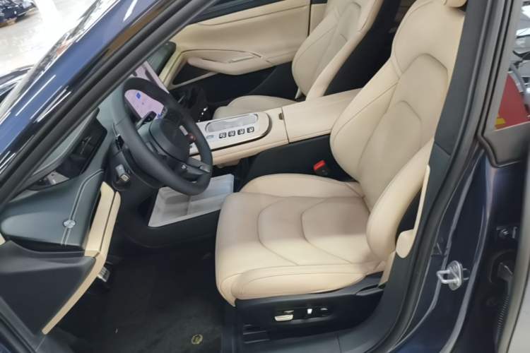 Used Xiaomi Auto SU7 2024 Four-Wheel Drive Ultra-Long Range Advanced Intelligent Driving Max Edition Left Front Seat