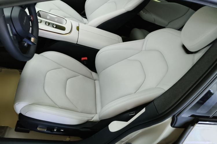 Used Xiaomi Auto SU7 2024 Rear-Drive Ultra-Long Range Advanced Pro-Level Intelligent Driving Version Left Front Seat