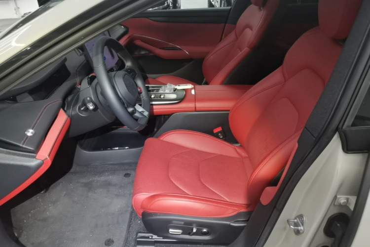 Used Xiaomi Auto SU7 2024 Rear-Drive Long-Range Intelligent Driving Version Left Front Seat