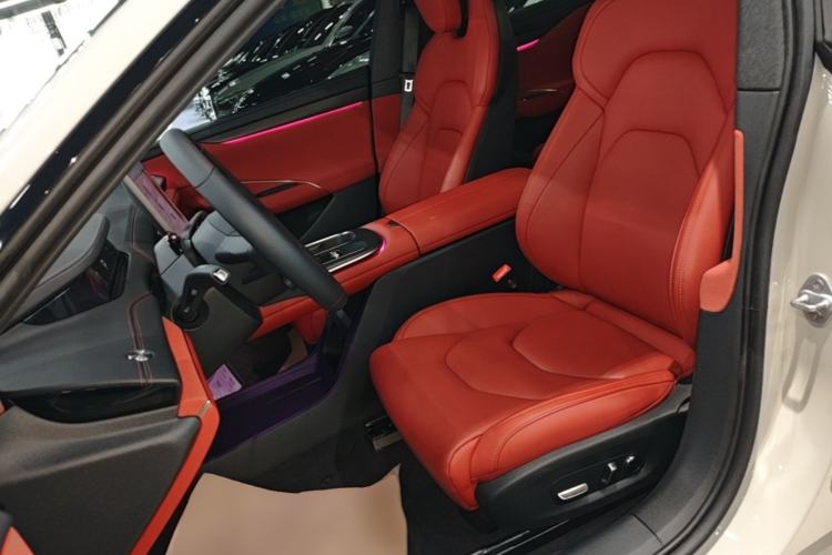 Used Xiaomi Auto SU7 2024 Rear-Drive Ultra-Long Range Advanced Pro-Level Intelligent Driving Version Left Front Seat