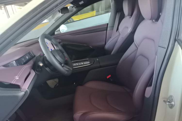 Used Xiaomi Auto SU7 2024 Rear-Drive Ultra-Long Range Advanced Pro-Level Intelligent Driving Version Left Front Seat