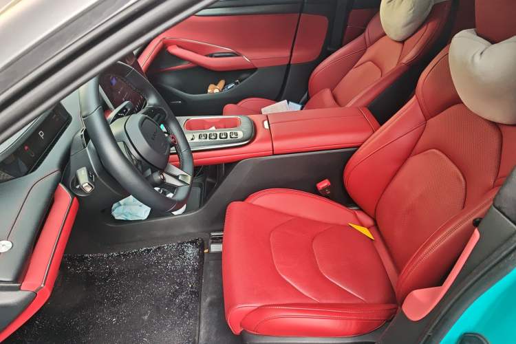 Used Xiaomi Auto SU7 2024 Four-Wheel Drive Ultra-Long Range Advanced Intelligent Driving Max Edition Left Front Seat