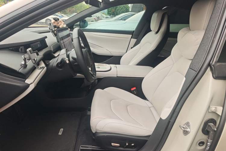 Used Xiaomi Auto SU7 2024 Rear-Drive Long-Range Intelligent Driving Version Left Front Seat