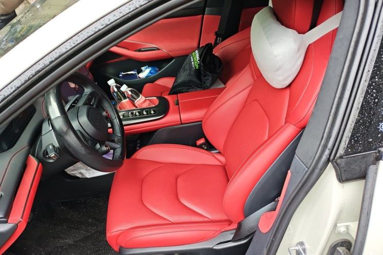 Used Xiaomi Auto SU7 2024 Four-Wheel Drive Ultra-Long Range Advanced Intelligent Driving Max Edition Left Front Seat