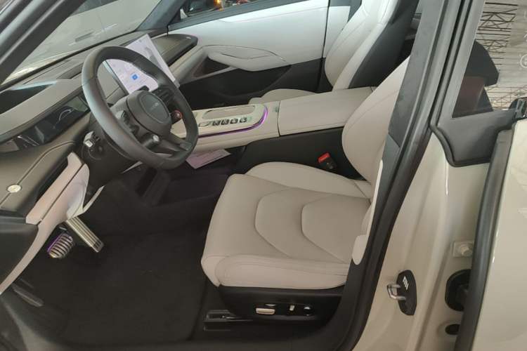 Used Xiaomi Auto SU7 2024 Four-Wheel Drive Ultra-Long Range Advanced Intelligent Driving Max Edition Left Front Seat