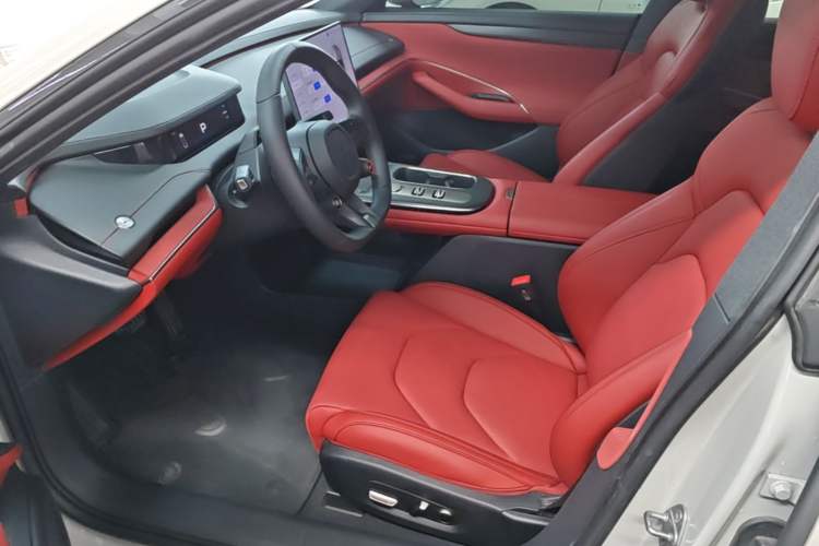 Used Xiaomi Auto SU7 2024 Rear-Drive Long-Range Intelligent Driving Version Left Front Seat