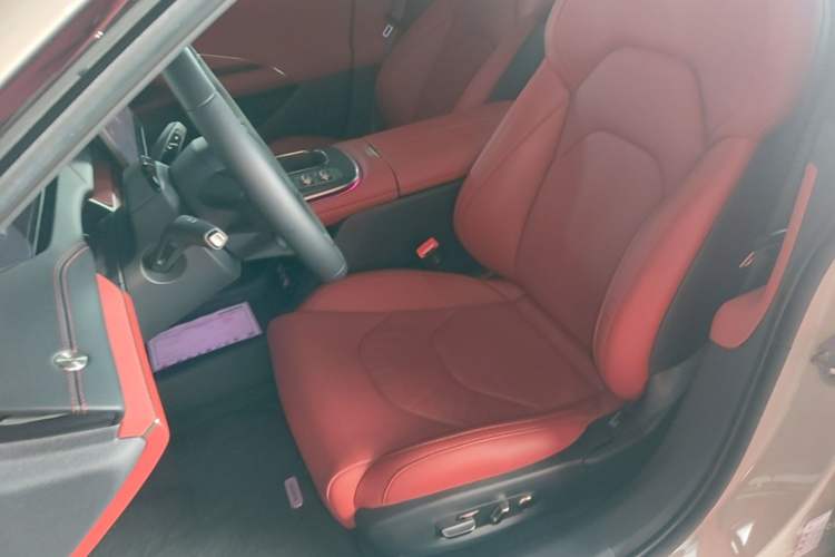 Used Xiaomi Auto SU7 2024 Four-Wheel Drive Ultra-Long Range Advanced Intelligent Driving Max Edition Left Front Seat