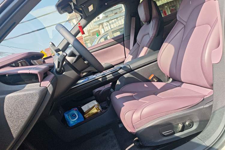 Used Xiaomi Auto SU7 2024 Rear-Drive Ultra-Long Range Advanced Pro-Level Intelligent Driving Version Left Front Seat