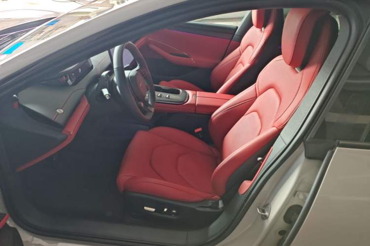 Used Xiaomi Auto SU7 2024 Rear-Drive Long-Range Intelligent Driving Version Left Front Seat