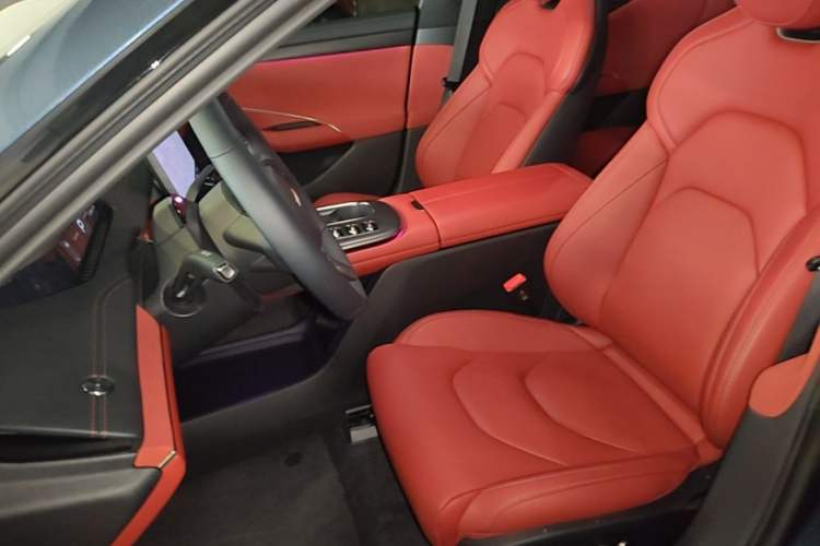 Used Xiaomi Auto SU7 2024 Four-Wheel Drive Ultra-Long Range Advanced Intelligent Driving Max Edition Left Front Seat