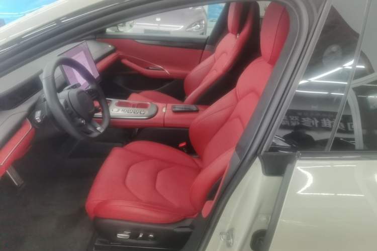 Used Xiaomi Auto SU7 2024 Four-Wheel Drive Ultra-Long Range Advanced Intelligent Driving Max Edition Left Front Seat