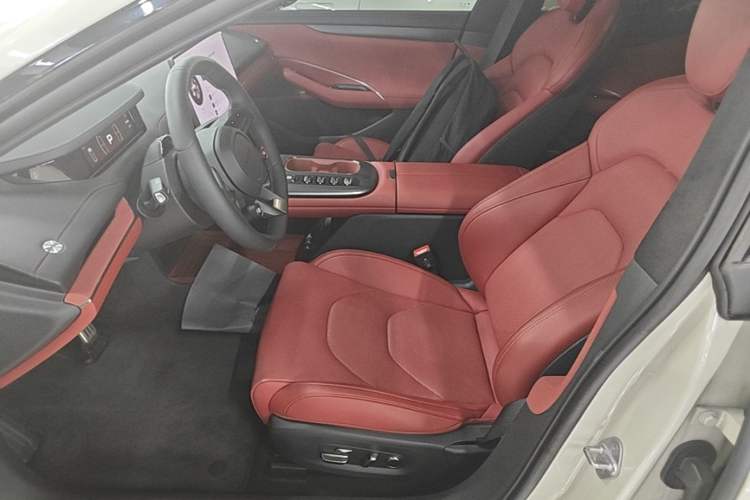 Used Xiaomi Auto SU7 2024 Four-Wheel Drive Ultra-Long Range Advanced Intelligent Driving Max Edition Left Front Seat