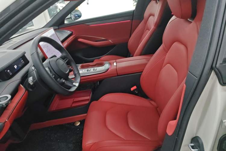 Used Xiaomi Auto SU7 2024 Rear-Drive Long-Range Intelligent Driving Version Left Front Seat