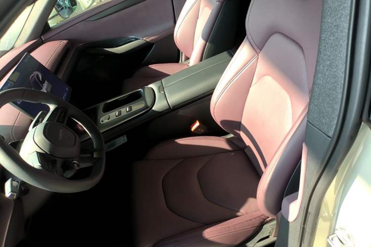 Used Xiaomi Auto SU7 2024 Rear-Drive Ultra-Long Range Advanced Pro-Level Intelligent Driving Version Left Front Seat