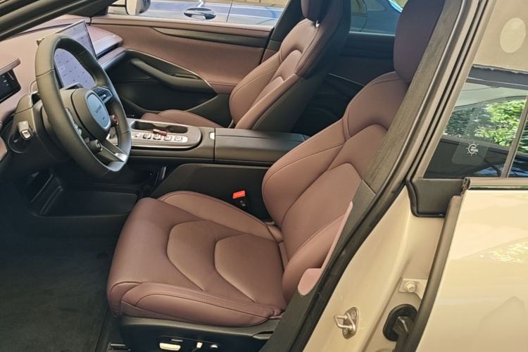 Used Xiaomi Auto SU7 2024 Four-Wheel Drive Ultra-Long Range Advanced Intelligent Driving Max Edition Left Front Seat
