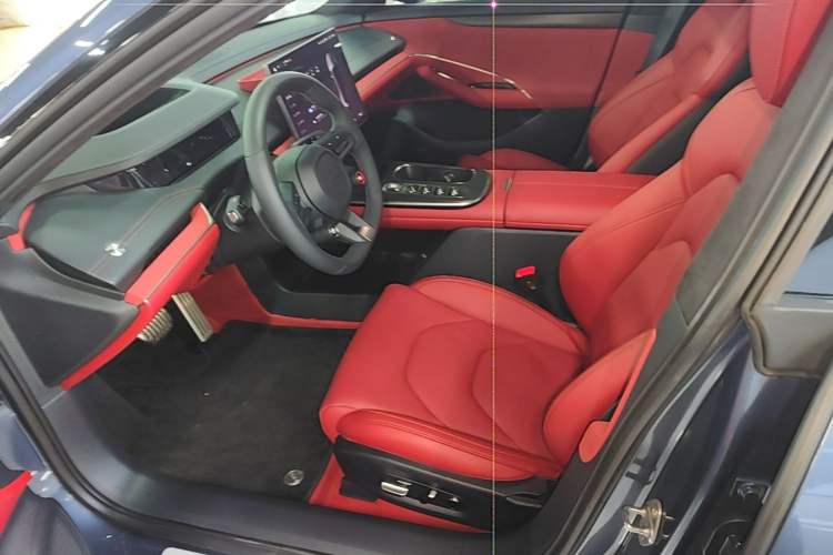 Used Xiaomi Auto SU7 2024 Four-Wheel Drive Ultra-Long Range Advanced Intelligent Driving Max Edition Left Front Seat