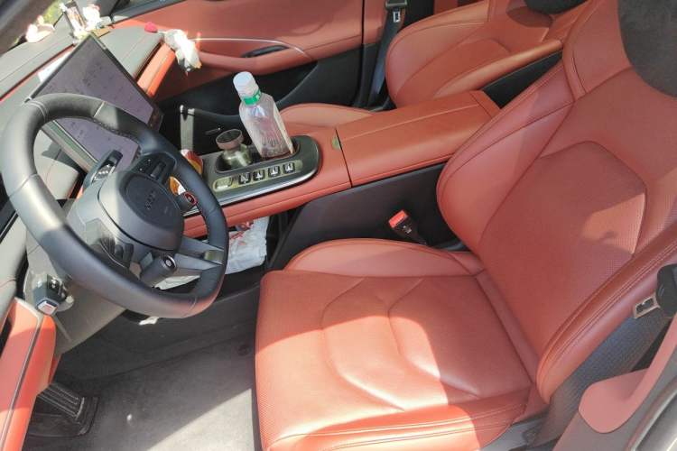 Used Xiaomi Auto SU7 2024 Rear-Drive Ultra-Long Range Advanced Pro-Level Intelligent Driving Version Left Front Seat