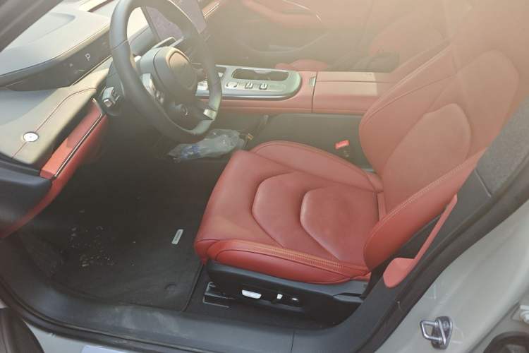 Used Xiaomi Auto SU7 2024 Rear-Drive Long-Range Intelligent Driving Version Left Front Seat