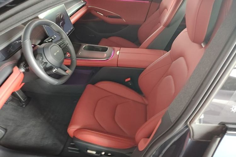 Used Xiaomi Auto SU7 2024 Rear-Drive Ultra-Long Range Advanced Pro-Level Intelligent Driving Version Left Front Seat