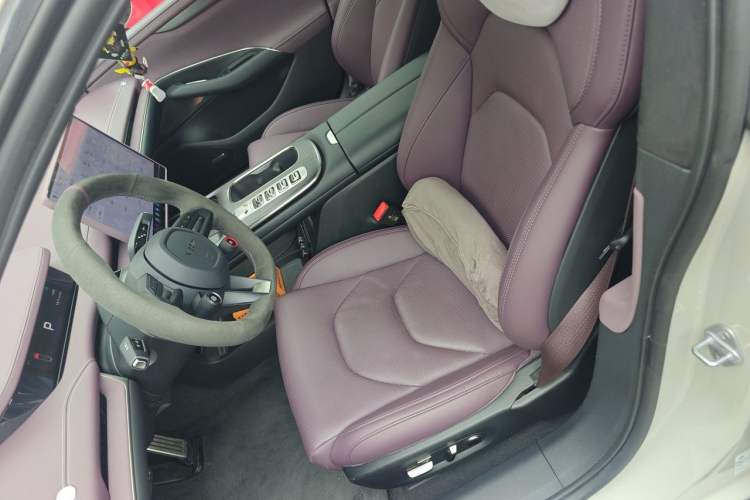 Used Xiaomi Auto SU7 2024 Four-Wheel Drive Ultra-Long Range Advanced Intelligent Driving Max Edition Left Front Seat