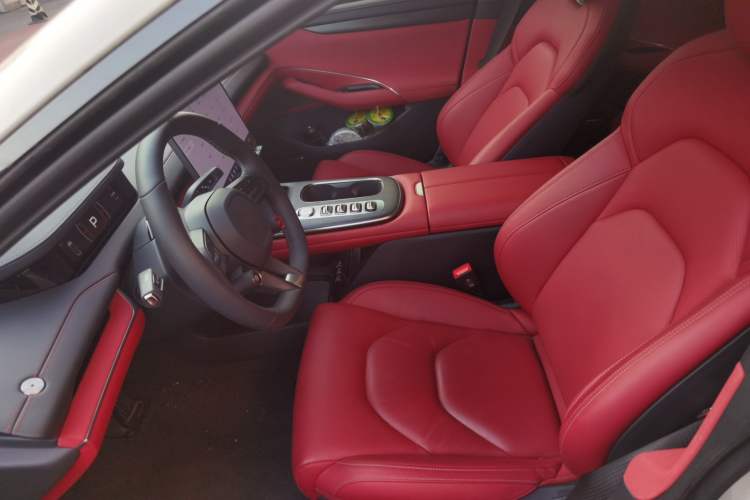 Used Xiaomi Auto SU7 2024 Rear-Drive Ultra-Long Range Advanced Pro-Level Intelligent Driving Version Left Front Seat