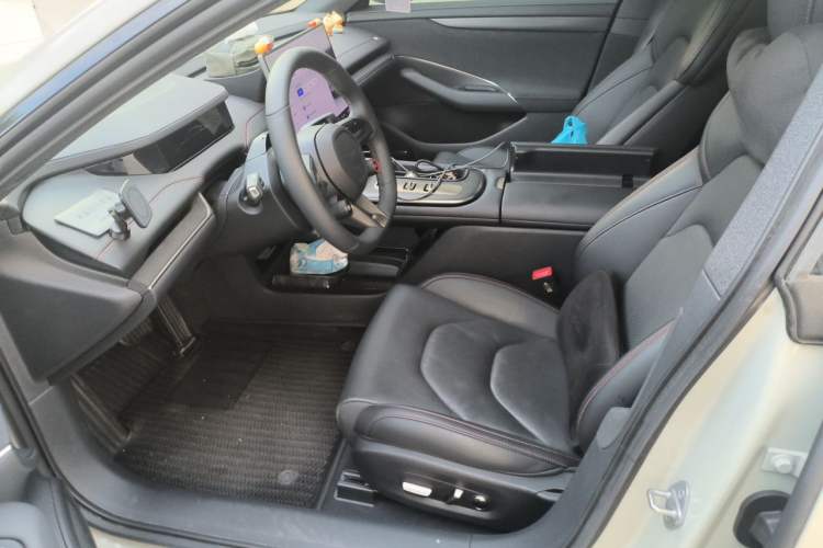 Used Xiaomi Auto SU7 2024 Rear-Drive Long-Range Intelligent Driving Version Left Front Seat