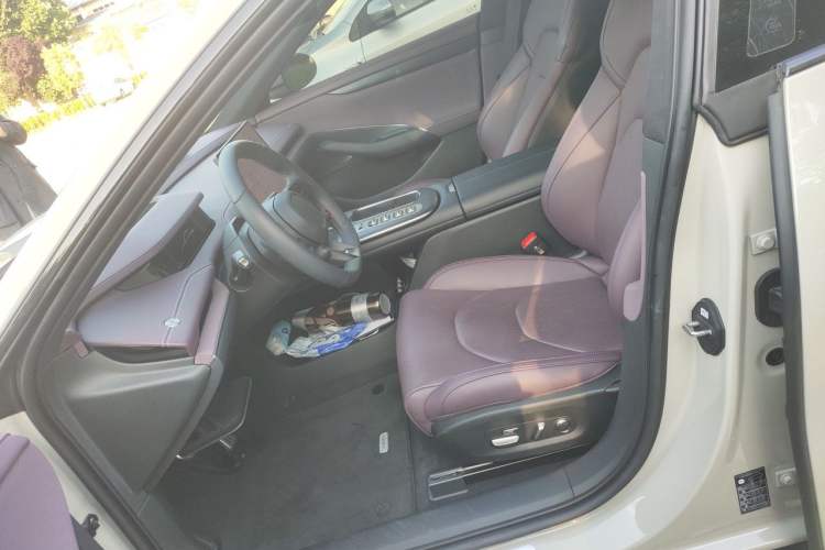 Used Xiaomi Auto SU7 2024 Four-Wheel Drive Ultra-Long Range Advanced Intelligent Driving Max Edition Left Front Seat