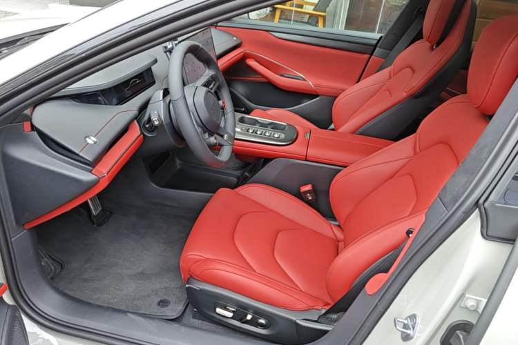 Used Xiaomi Auto SU7 2024 Four-Wheel Drive Ultra-Long Range Advanced Intelligent Driving Max Edition Left Front Seat