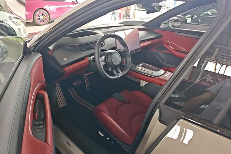 Used Xiaomi Auto SU7 2024 Four-Wheel Drive Ultra-Long Range Advanced Intelligent Driving Max Edition Left Front Seat