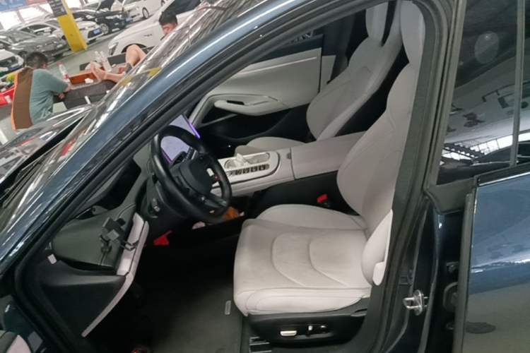 Used Xiaomi Auto SU7 2024 Rear-Drive Ultra-Long Range Advanced Pro-Level Intelligent Driving Version Left Front Seat
