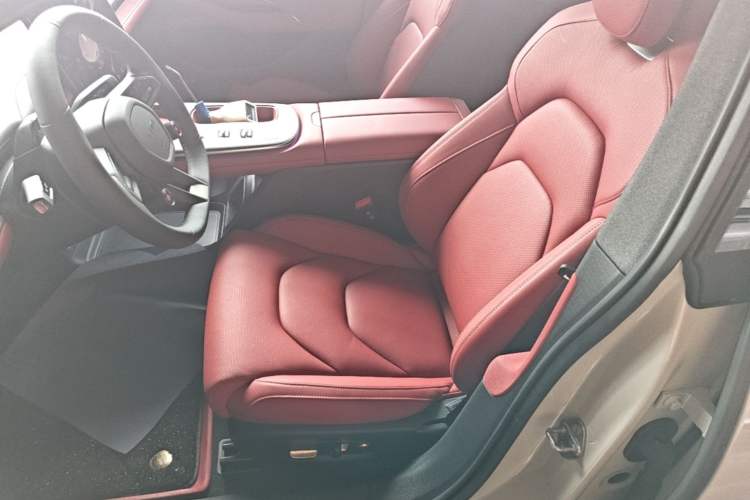 Used Xiaomi Auto SU7 2024 Rear-Drive Long-Range Intelligent Driving Version Left Front Seat