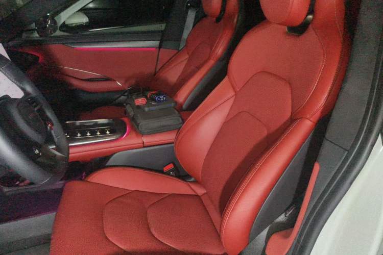 Used Xiaomi Auto SU7 2024 Four-Wheel Drive Ultra-Long Range Advanced Intelligent Driving Max Edition Left Front Seat