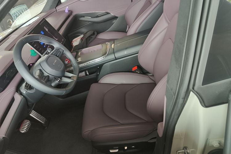 Used Xiaomi Auto SU7 2024 Four-Wheel Drive Ultra-Long Range Advanced Intelligent Driving Max Edition Left Front Seat