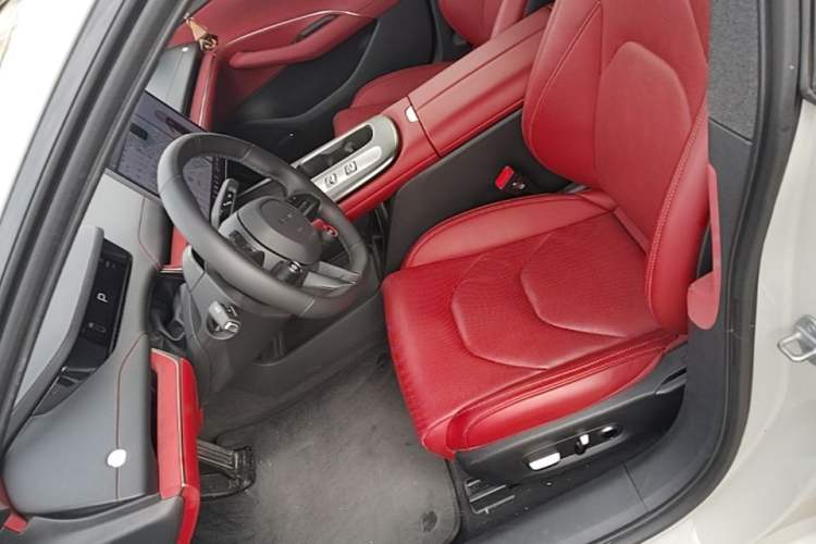 Used Xiaomi Auto SU7 2024 Rear-Drive Ultra-Long Range Advanced Pro-Level Intelligent Driving Version Left Front Seat