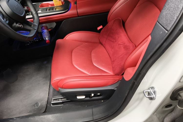 Used Xiaomi Auto SU7 2024 Rear-Drive Ultra-Long Range Advanced Pro-Level Intelligent Driving Version Left Front Seat
