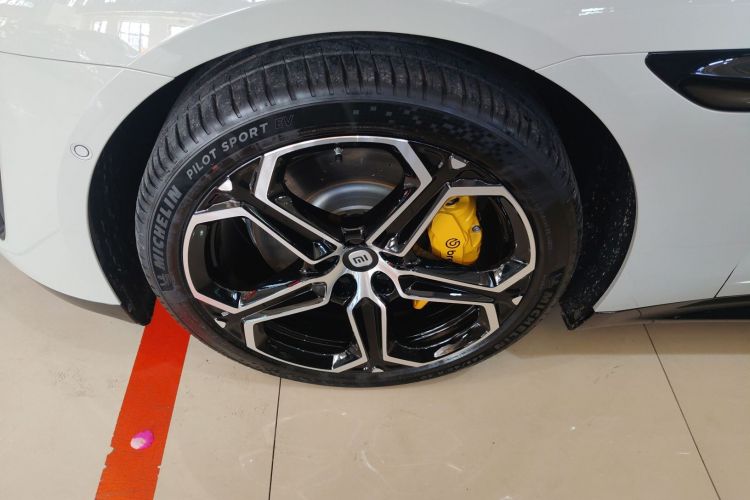 Used Xiaomi Auto SU7 2024 Rear-Drive Long-Range Intelligent Driving Version Left Front Wheel Hub