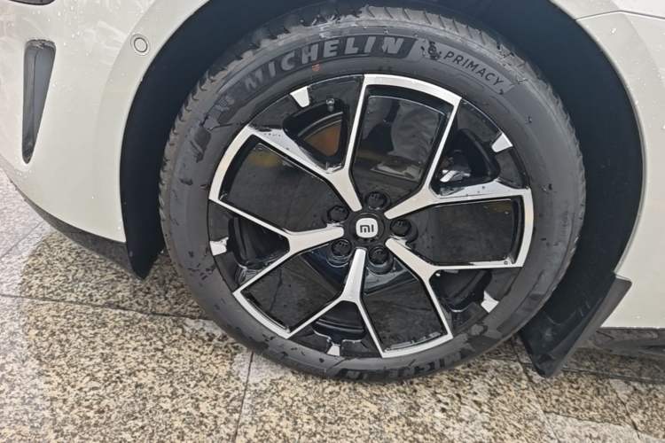 Used Xiaomi Auto SU7 2024 Rear-Drive Ultra-Long Range Advanced Pro-Level Intelligent Driving Version Left Front Wheel Hub