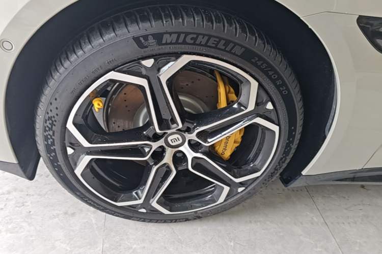 Used Xiaomi Auto SU7 2024 Four-Wheel Drive Ultra-Long Range Advanced Intelligent Driving Max Edition Left Front Wheel Hub