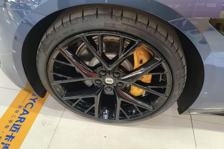 Used Xiaomi Auto SU7 2024 Four-Wheel Drive Ultra-Long Range Advanced Intelligent Driving Max Edition Left Front Wheel Hub