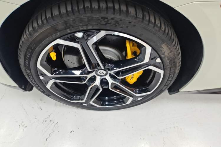 Used Xiaomi Auto SU7 2024 Rear-Drive Long-Range Intelligent Driving Version Left Front Wheel Hub